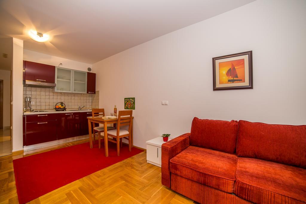 Apartments Kristina Makarska Room photo